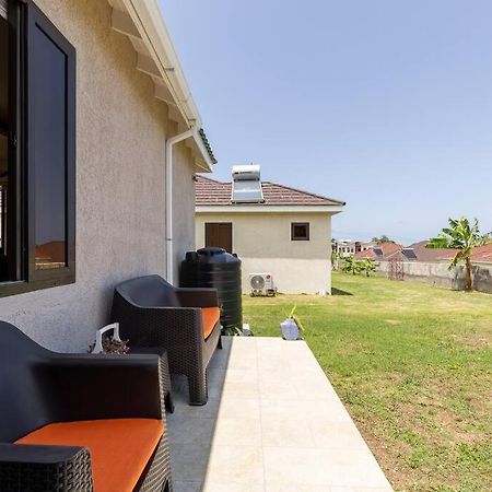 Sun Shine Luxury Villas 2 Bedroom Pool & Gym Ocho Rios St Ann Exterior photo