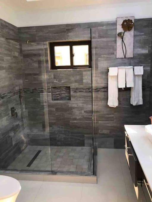 Sun Shine Luxury Villas 2 Bedroom Pool & Gym Ocho Rios St Ann Exterior photo